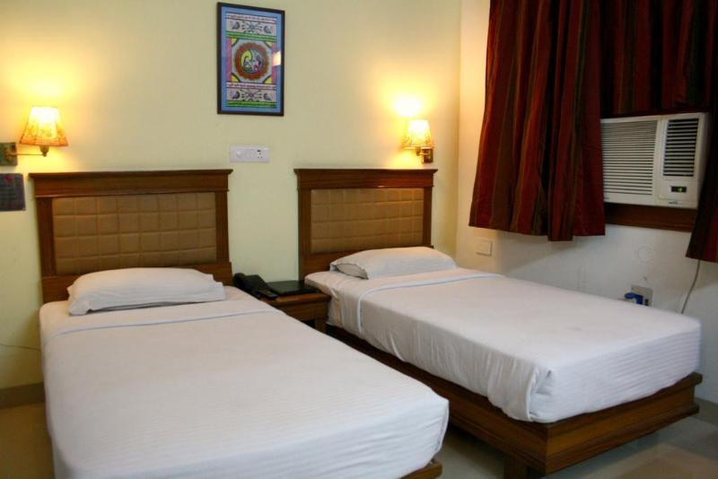 Hotel Pooja Palace Nuova Delhi Esterno foto